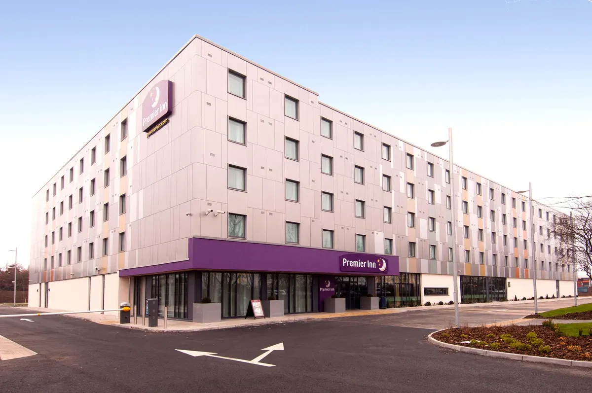 Premier Inn London Heathrow Airport (Bath Road)