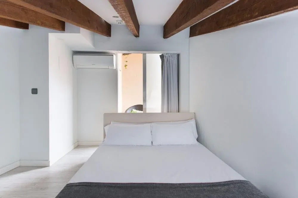 Lotelito Rooms & Bar