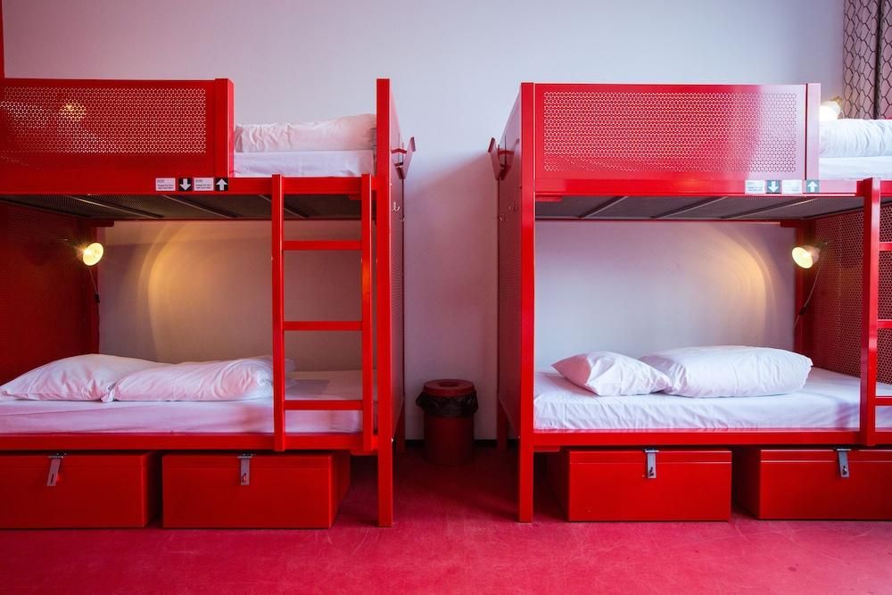 WOW Amsterdam Hostel