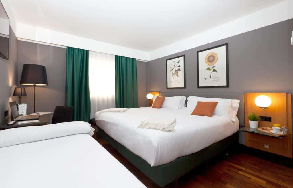 Malcom and Barret Hotel