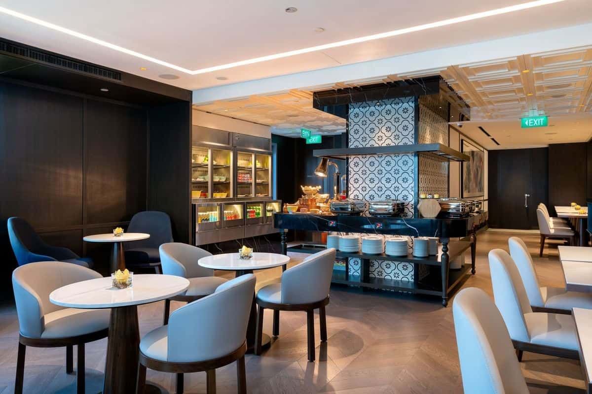 Grand Park City Hall crystal club