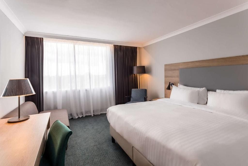 Park Inn by Radisson London Heathrow