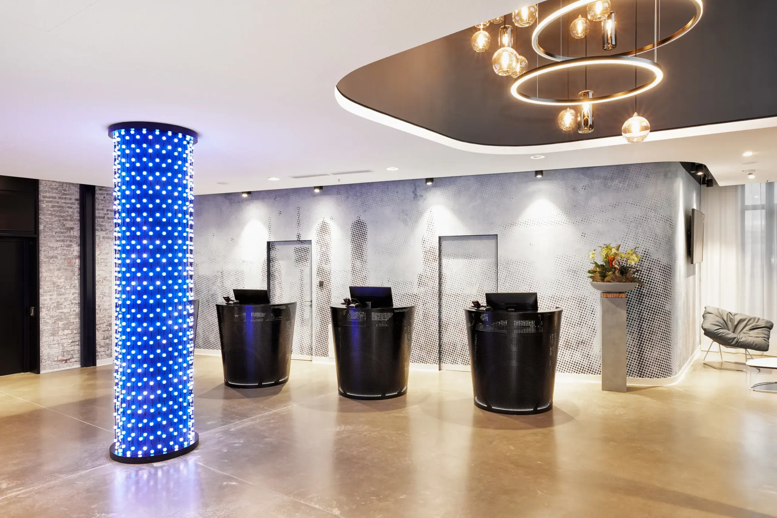 H2 Hotel München Olympiapark lobby
