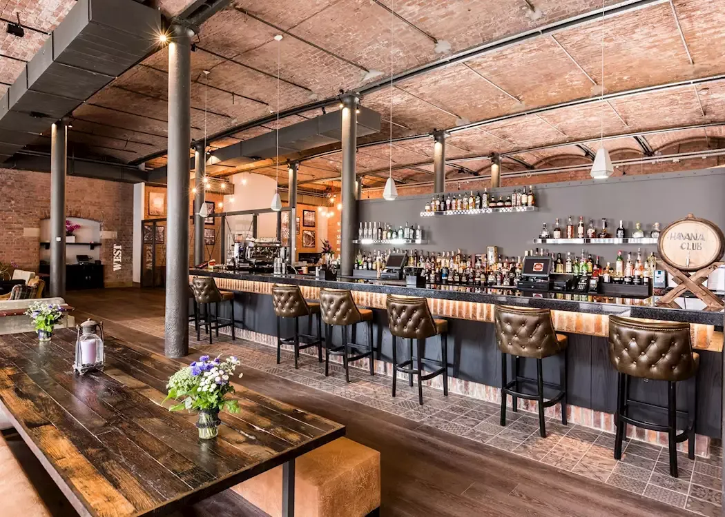 Titanic hotel Liverpool bar