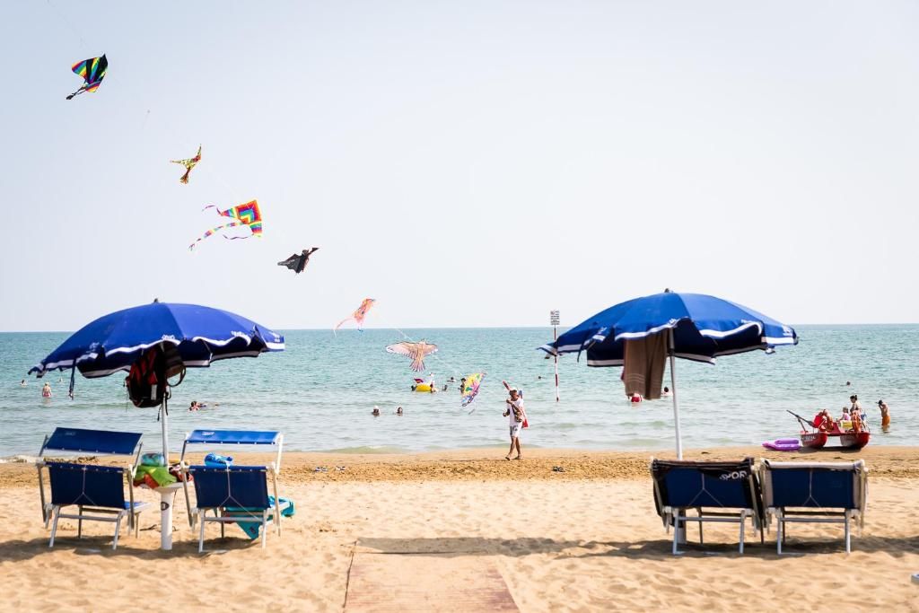 Mediterranee Family Hotel & Spa beach