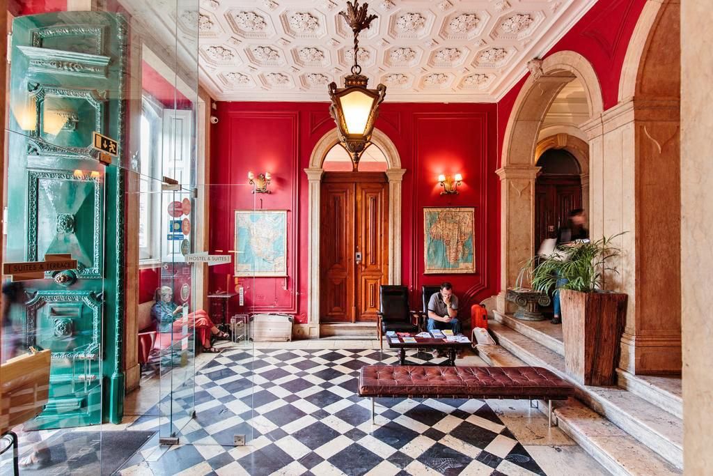 The Independent Hostel & Suites